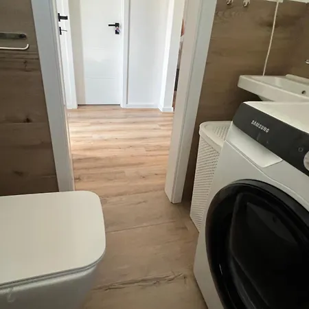 Moderny Stylovy Domcek S Virivkou-jacuzzi Prievidza