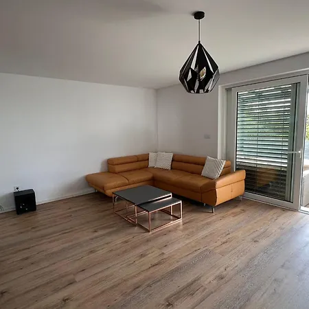 Moderny Stylovy Domcek S Virivkou-jacuzzi * Prievidza