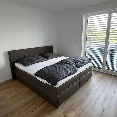 Moderny Stylovy Domcek S Virivkou-jacuzzi