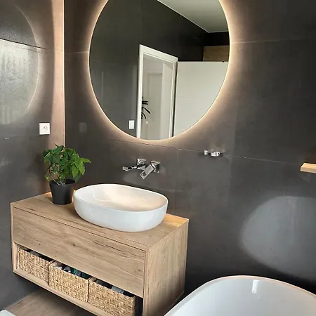 Сasa de vacaciones Moderny Stylovy Domcek S Virivkou-jacuzzi Prievidza