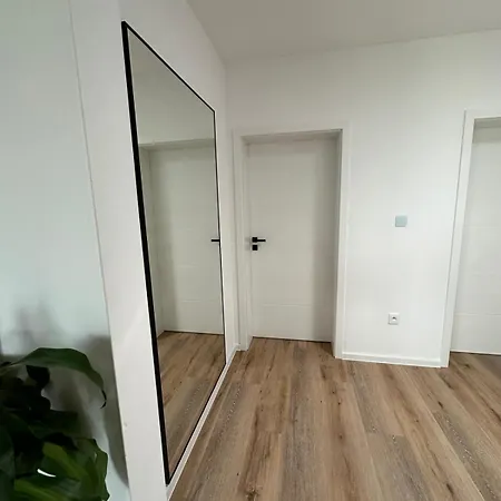 Moderny Stylovy Domcek S Virivkou-jacuzzi * Prievidza