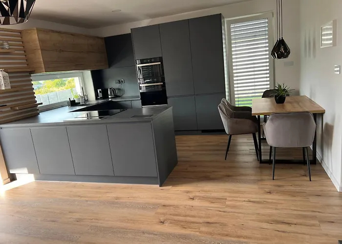 Moderny Stylovy Domcek S Virivkou-jacuzzi Prievidza