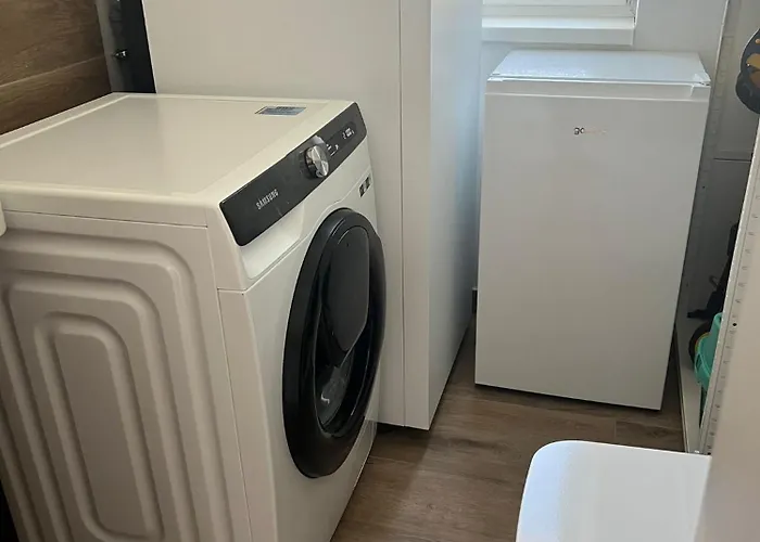 Moderny Stylovy Domcek S Virivkou-jacuzzi *