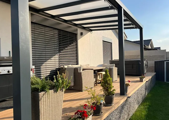 Moderny Stylovy Domcek S Virivkou-jacuzzi Ferienhaus *