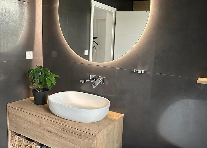 Ferienhaus Moderny Stylovy Domcek S Virivkou-jacuzzi Prievidza